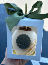 Load image into Gallery viewer, CARAMEL APPLE
